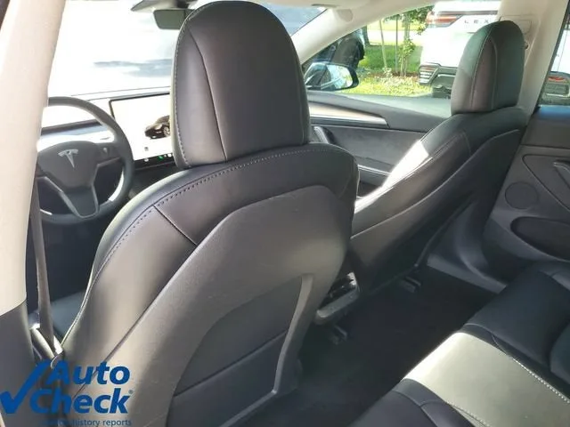 2022 Tesla Model 3 Long Range photo 11