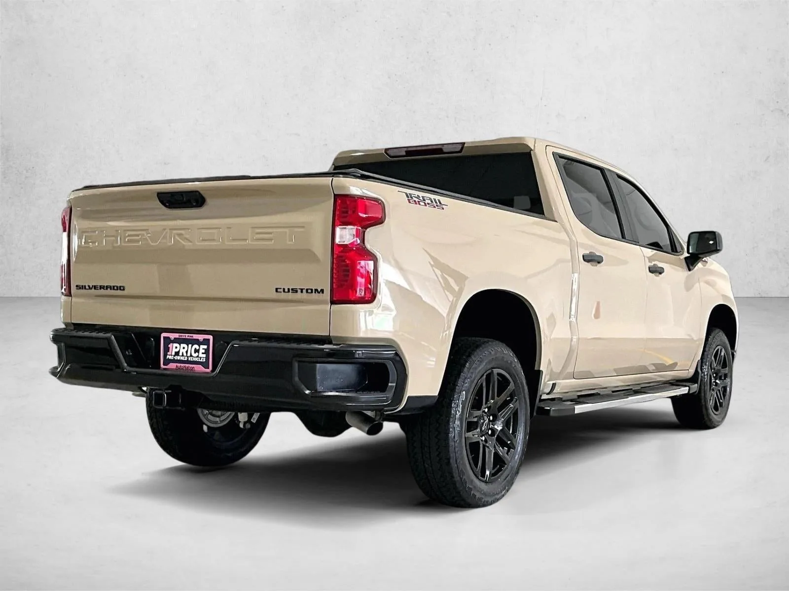 2023 Chevrolet Silverado 1500 Custom Trail Boss photo 2