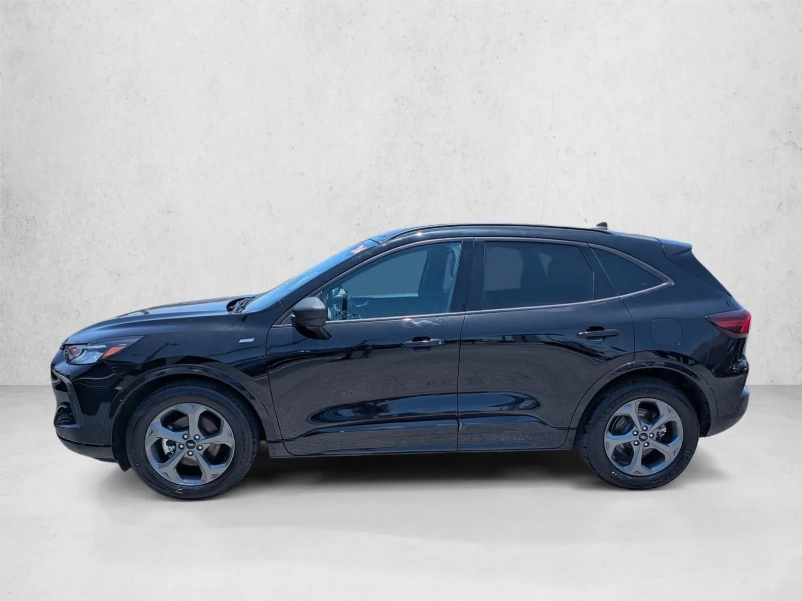 2024 Ford Escape ST-Line FWD photo 9