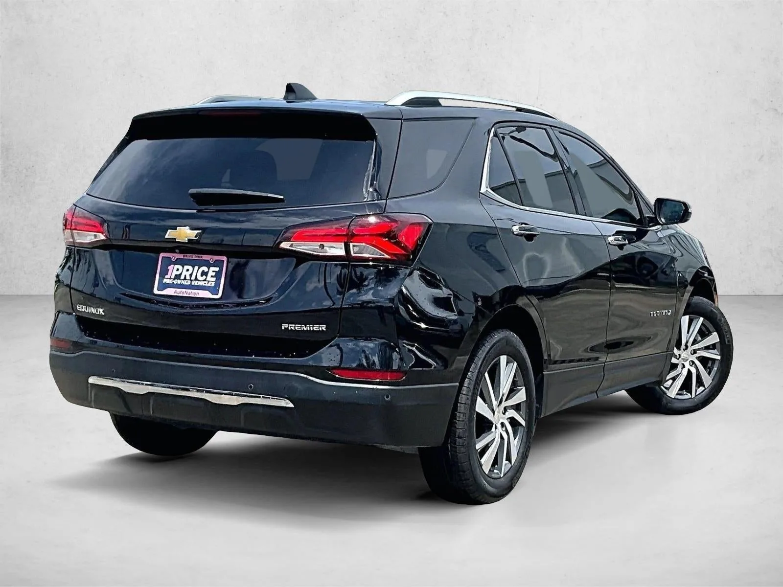 2024 Chevrolet Equinox Premier photo 2