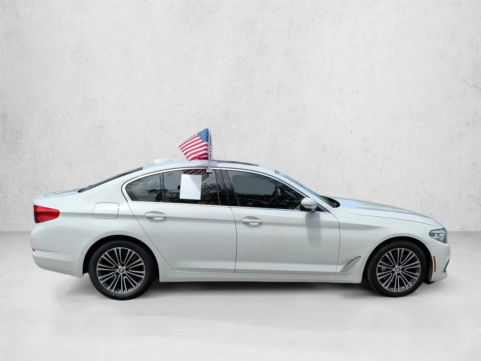 2019 BMW 540i Sedan photo 3