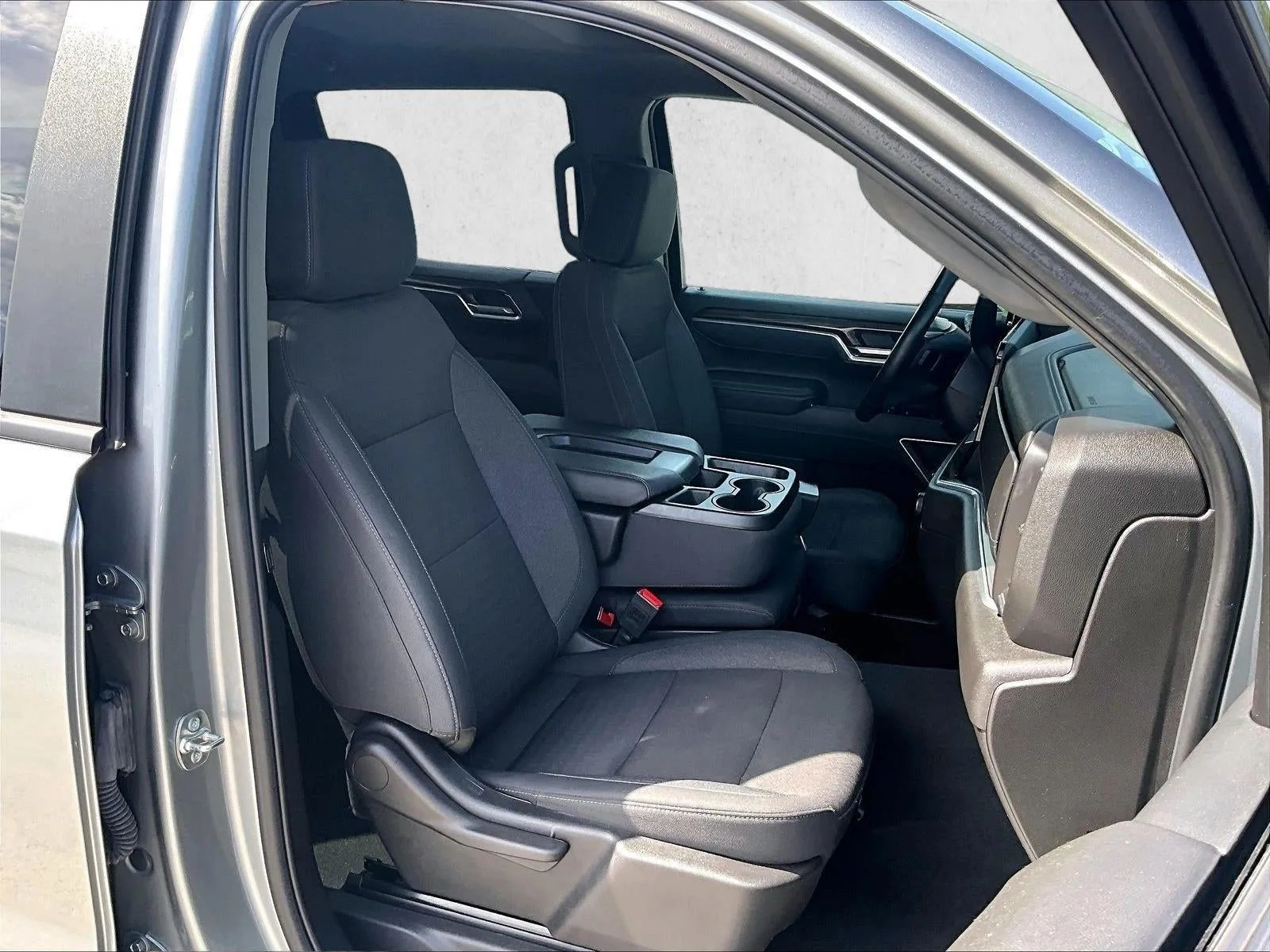 2025 Chevrolet Silverado 1500 LT photo 9