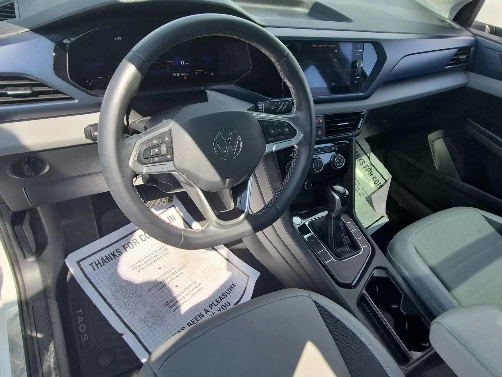 2023 Volkswagen Taos SE photo 10