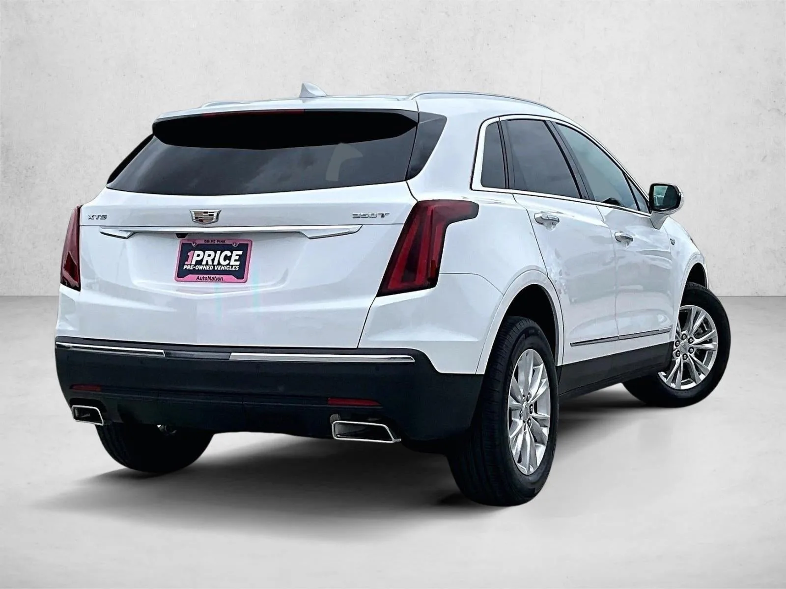 2025 Cadillac XT5 Luxury photo 2