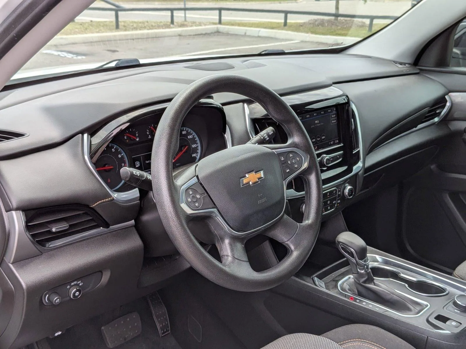 2021 Chevrolet Traverse FWD 1LS photo 4