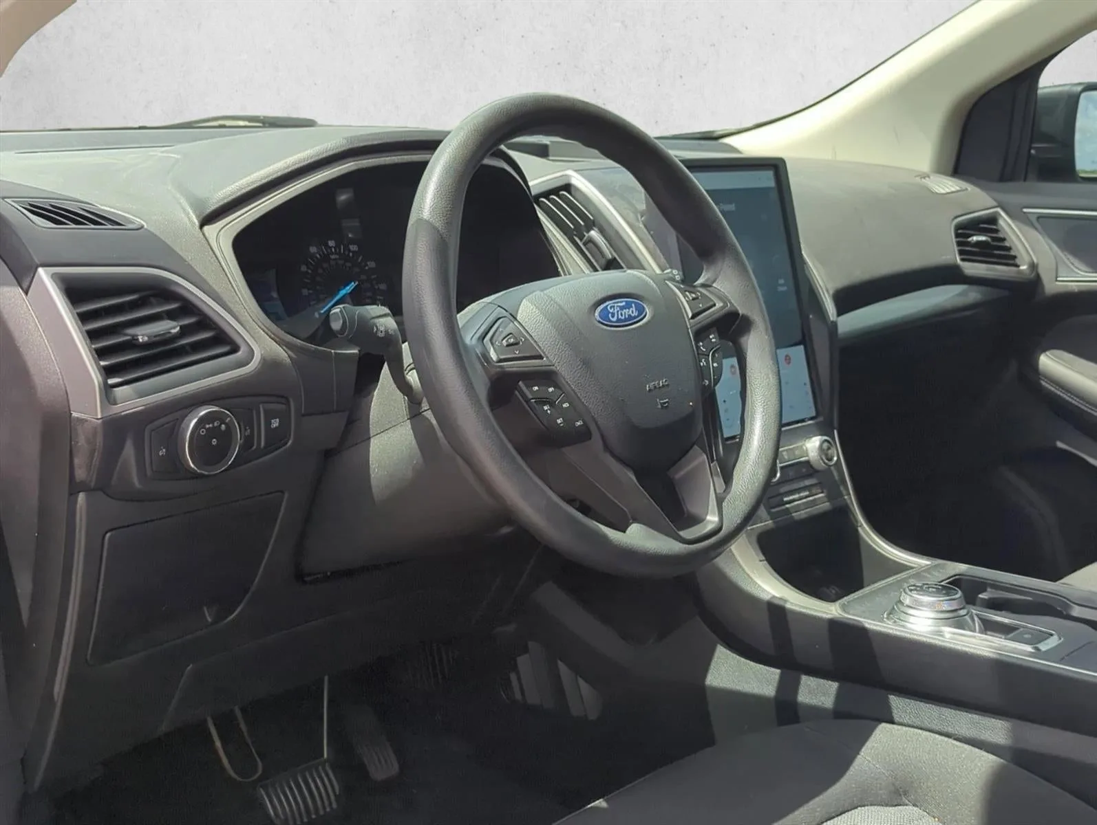 2024 Ford Edge SE AWD photo 8