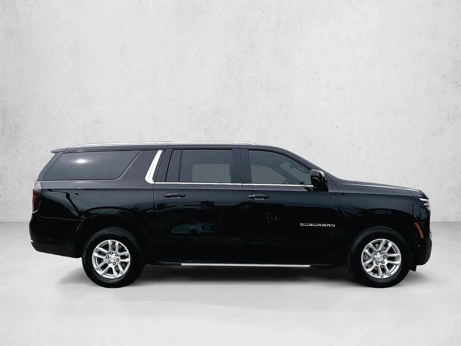 2026 Chevrolet Suburban LS photo 5