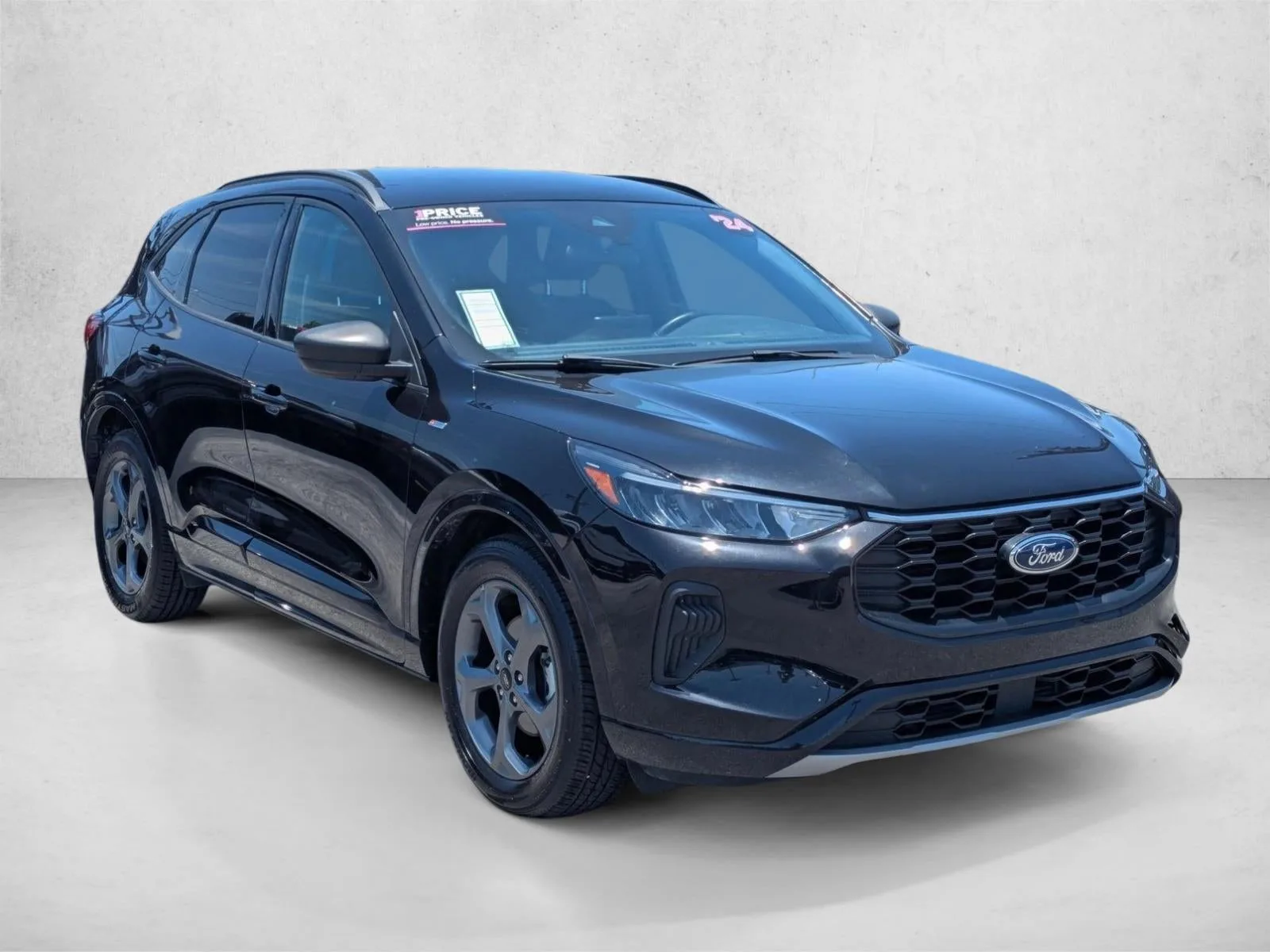 2024 Ford Escape ST-Line FWD photo 3