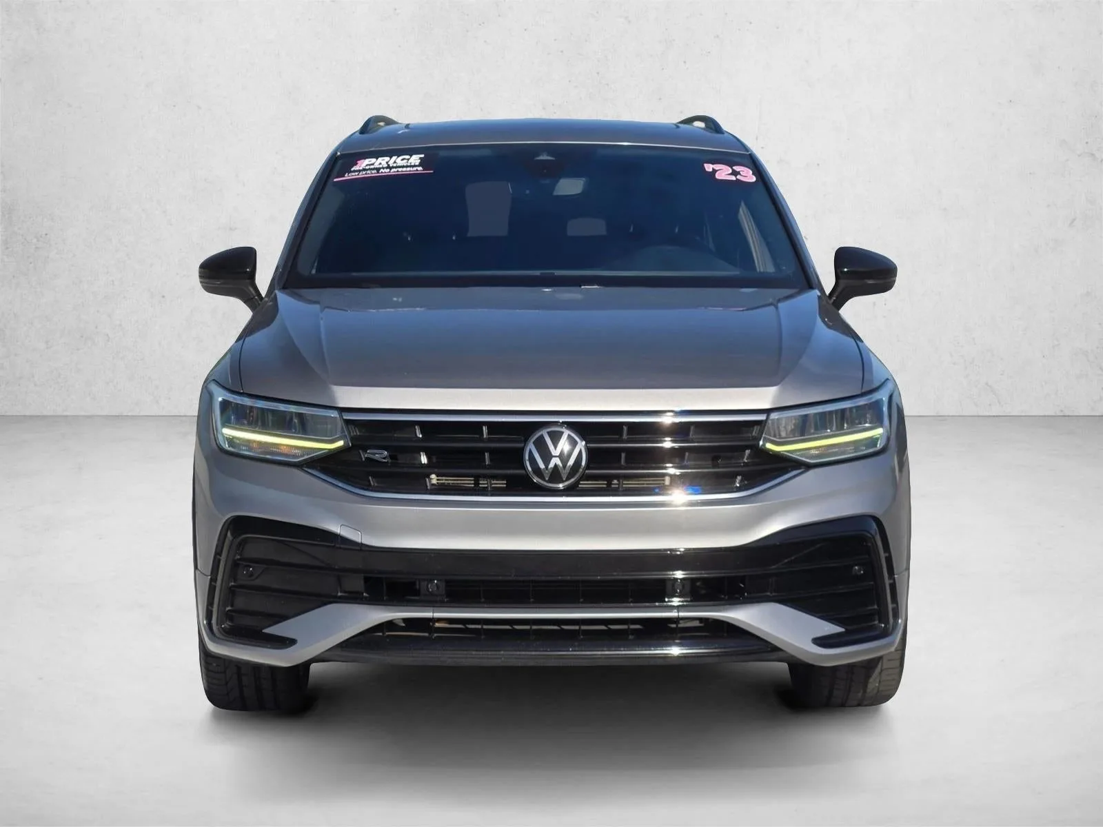 2023 Volkswagen Tiguan 2.0T SE R-Line Black FWD photo 2
