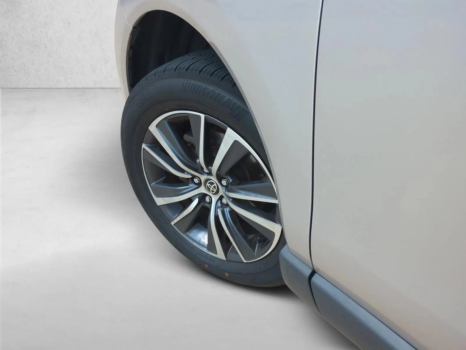 2022 Toyota Venza LE AWD (GS) photo 8