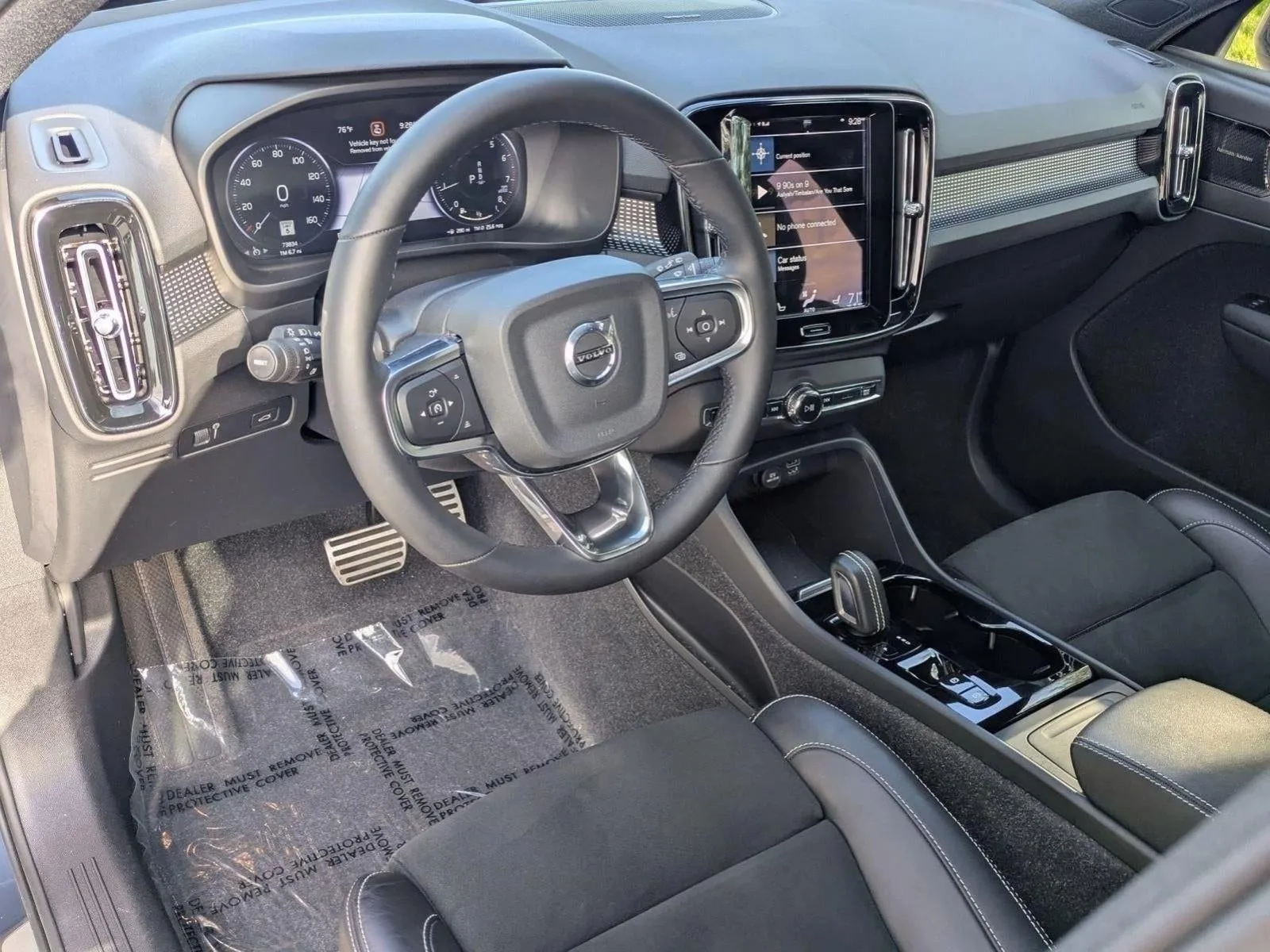 2022 Volvo XC40 T5 AWD R-Design photo 10