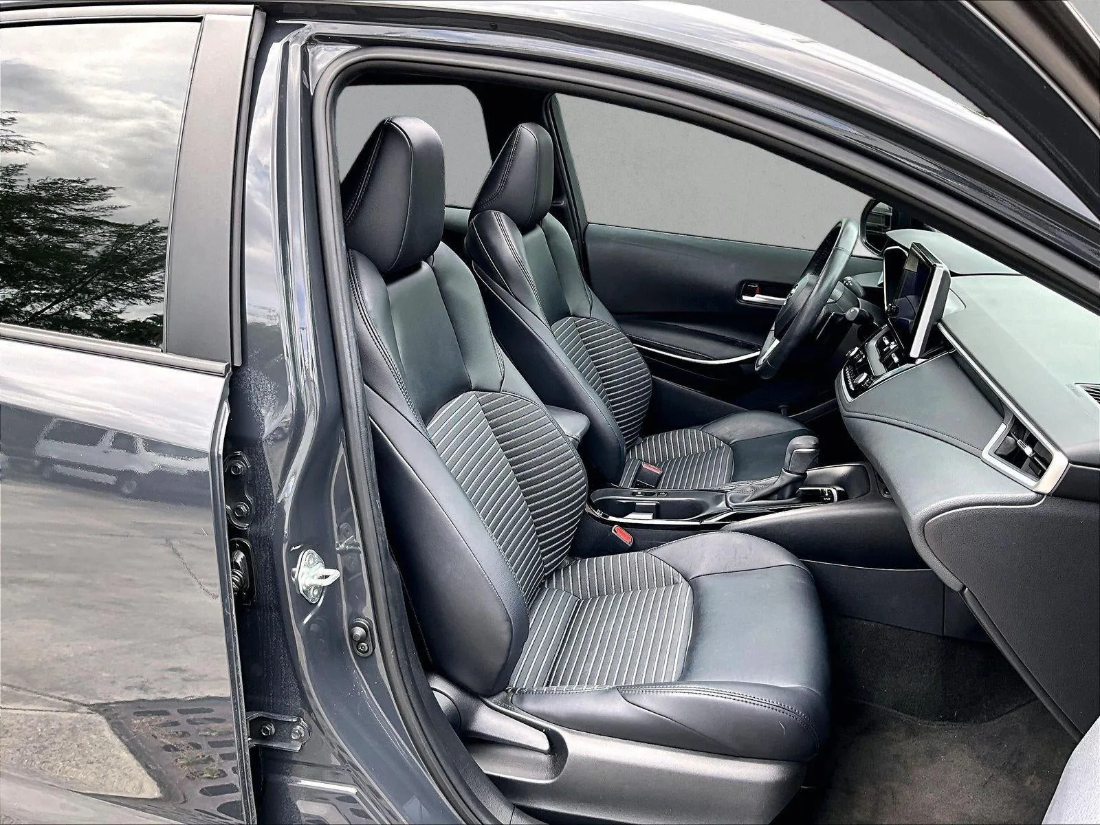 2023 Toyota Corolla XSE photo 9