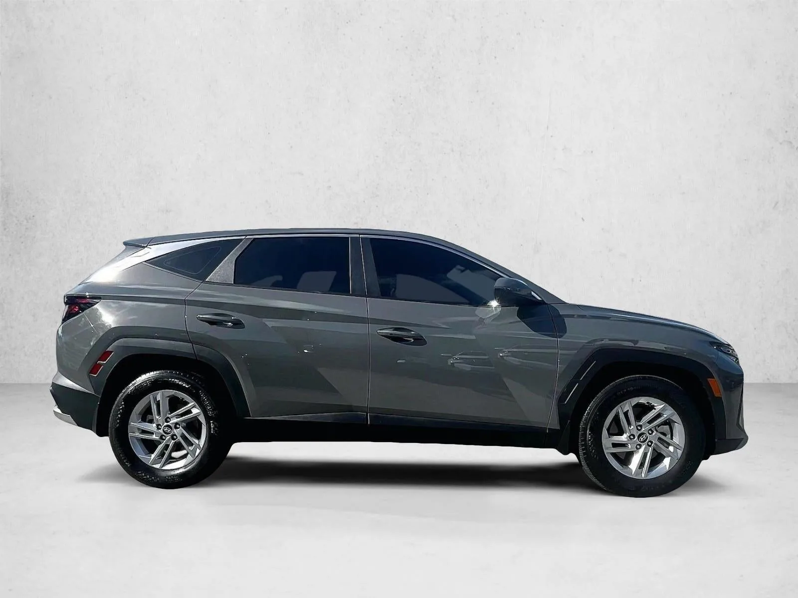 2025 Hyundai Tucson SE photo 5