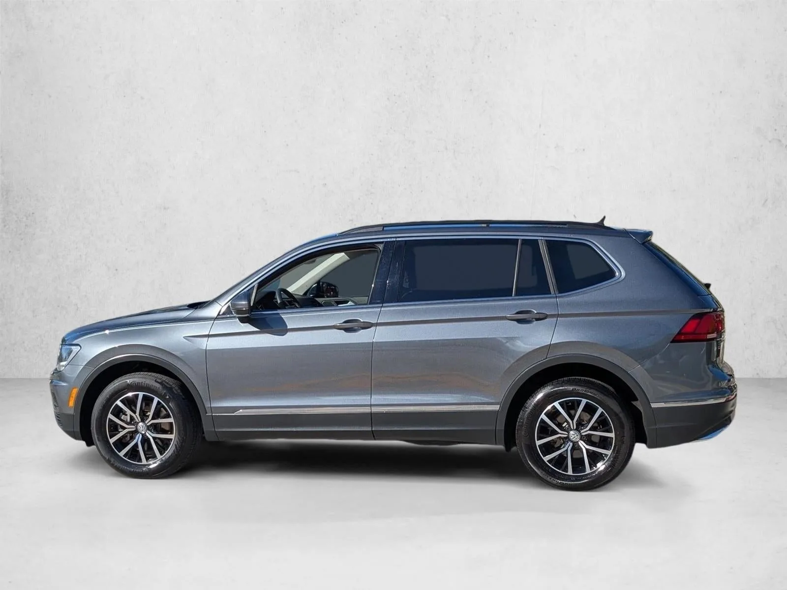 2021 Volkswagen Tiguan 2.0T SE FWD photo 9