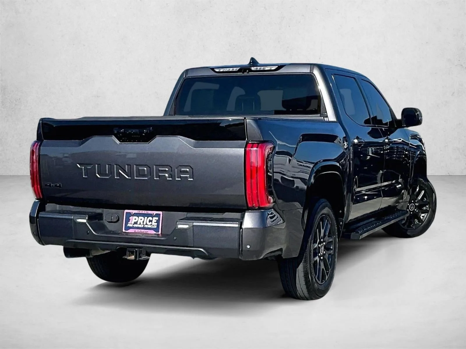 2023 Toyota Tundra Platinum photo 2