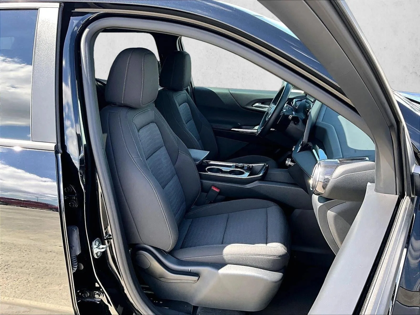 2026 Chevrolet Equinox LT photo 9