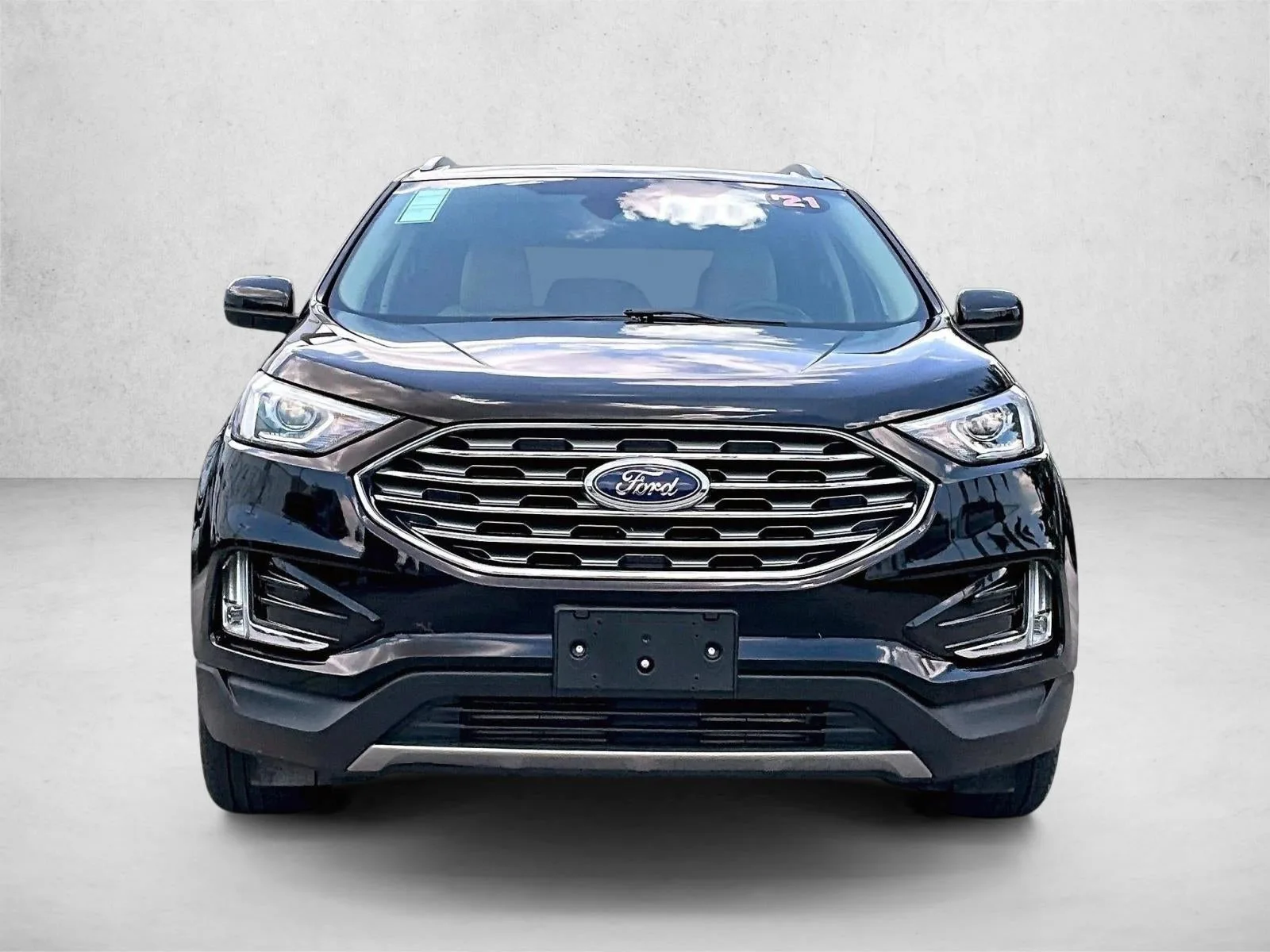 2021 Ford Edge SEL photo 3