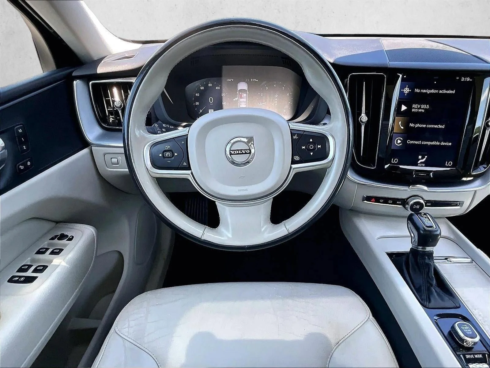 2020 Volvo XC60 T5 Momentum photo 7
