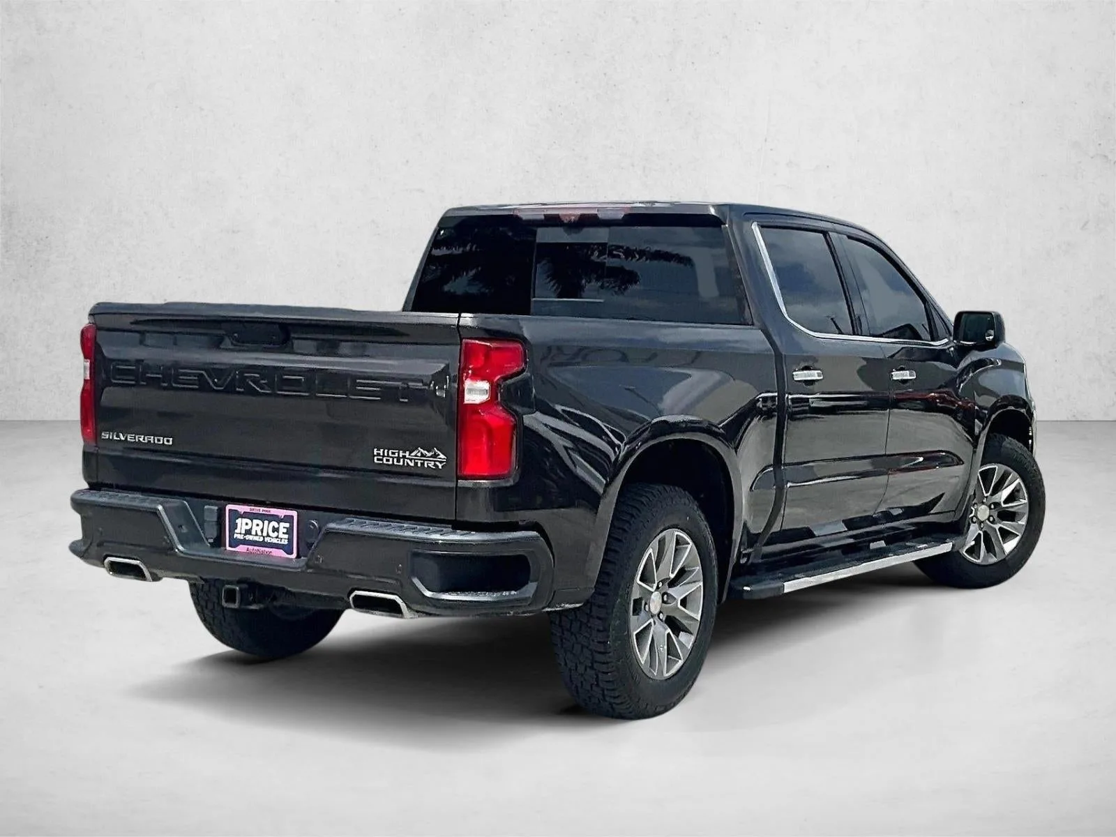 2021 Chevrolet Silverado 1500 High Country photo 2