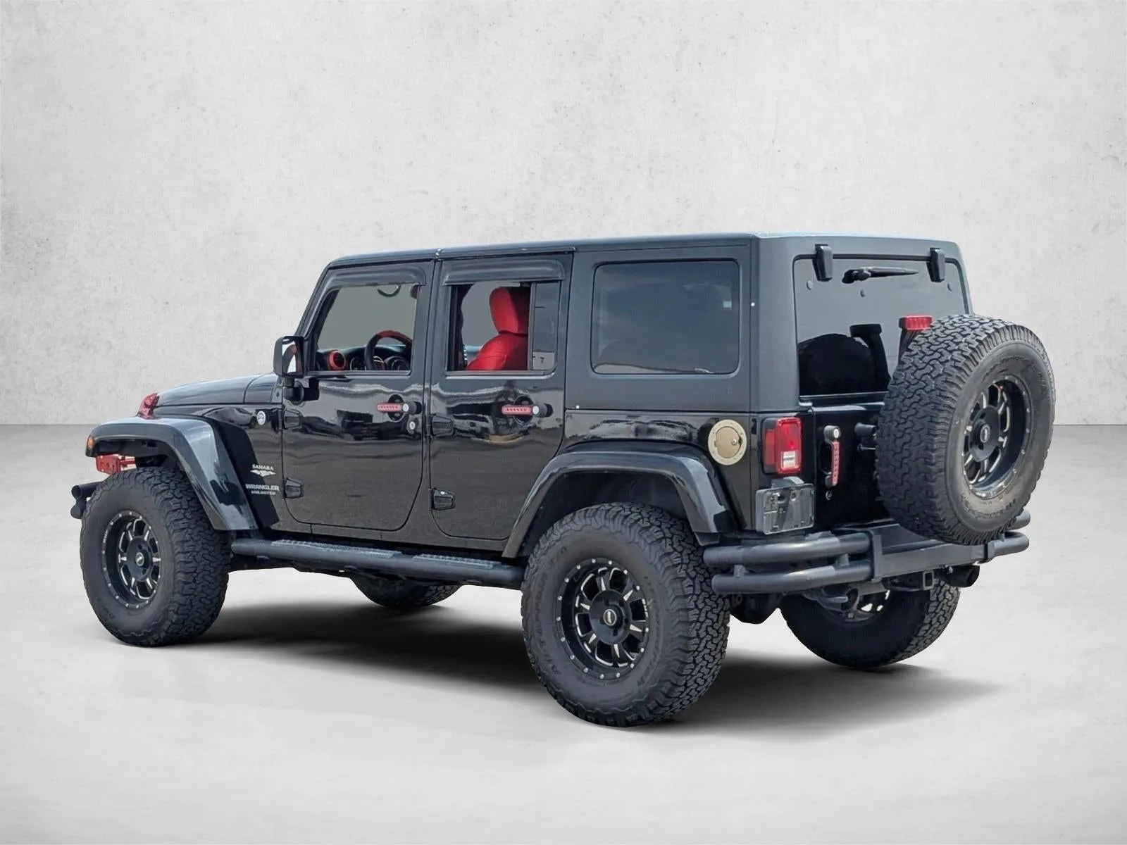 2013 Jeep Wrangler Unlimited Sahara photo 7