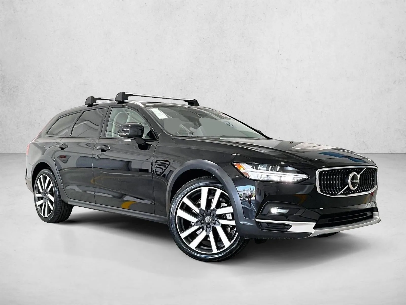 2025 Volvo V90 Cross Country Plus, B6 AWD Gas (mild hybrid) photo 12