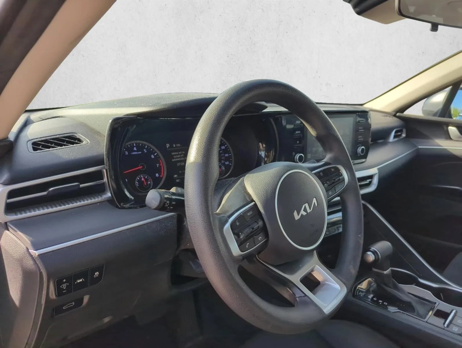 2022 Kia K5 LXS Auto FWD photo 11