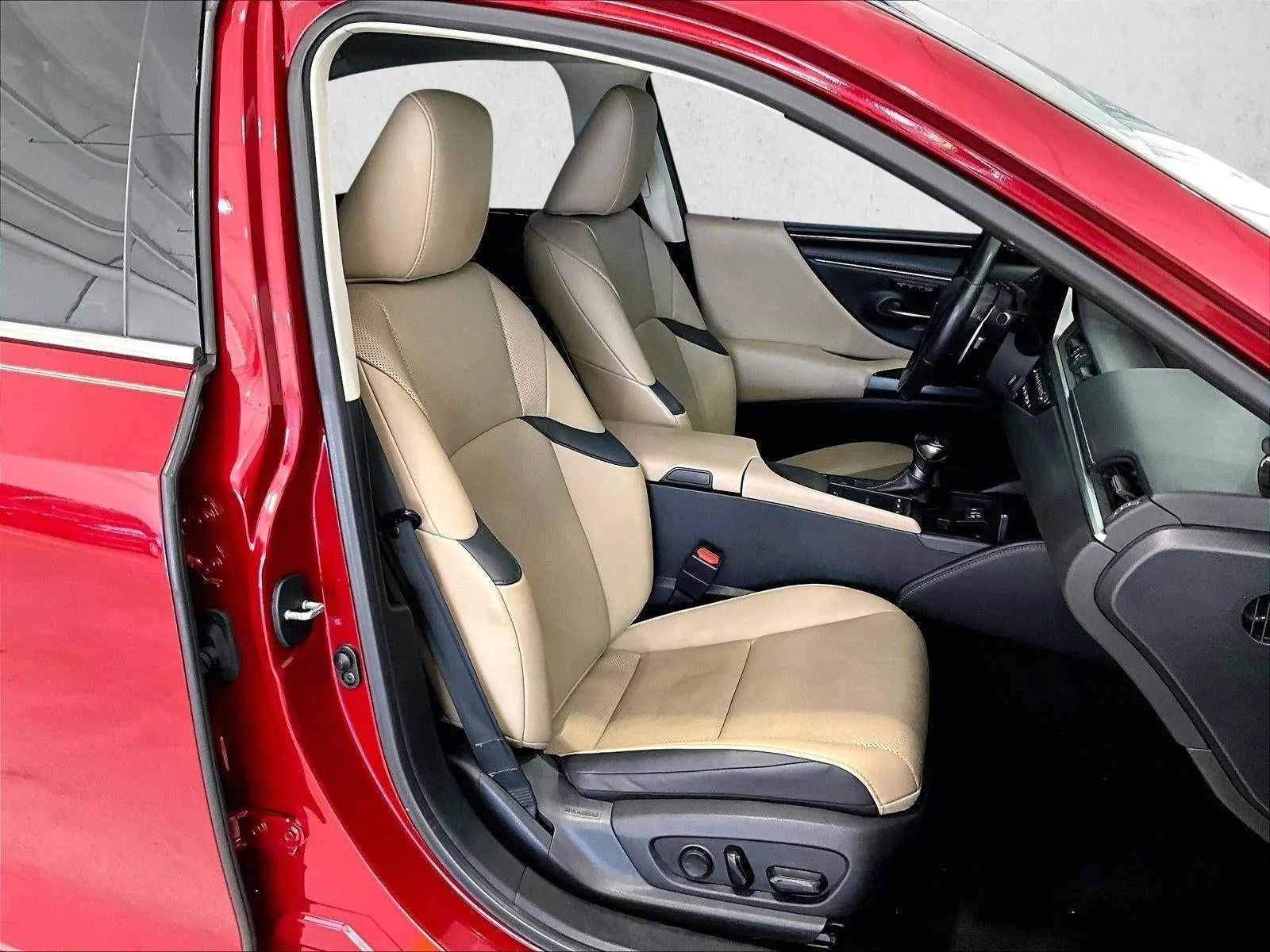2020 Lexus ES 350 photo 9