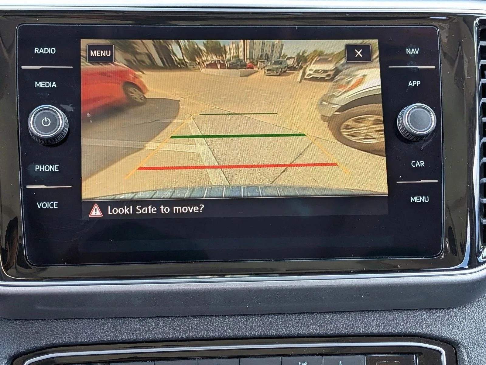 2019 Volkswagen Atlas 3.6L V6 SEL Premium 4MOTION photo 12
