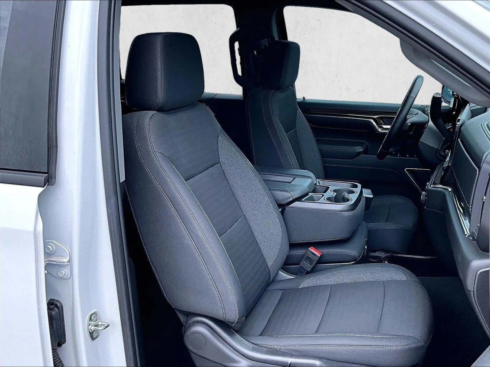 2024 Chevrolet Silverado 1500 RST photo 9