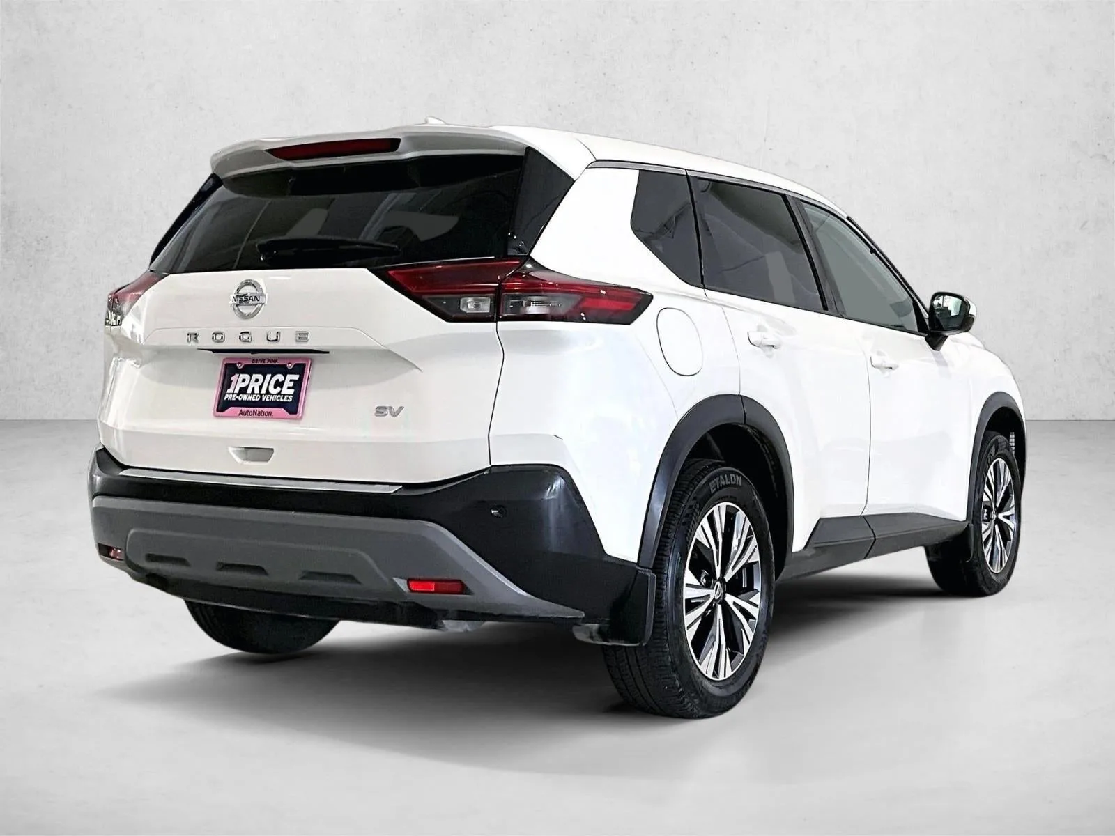 2021 Nissan Rogue SV FWD photo 2