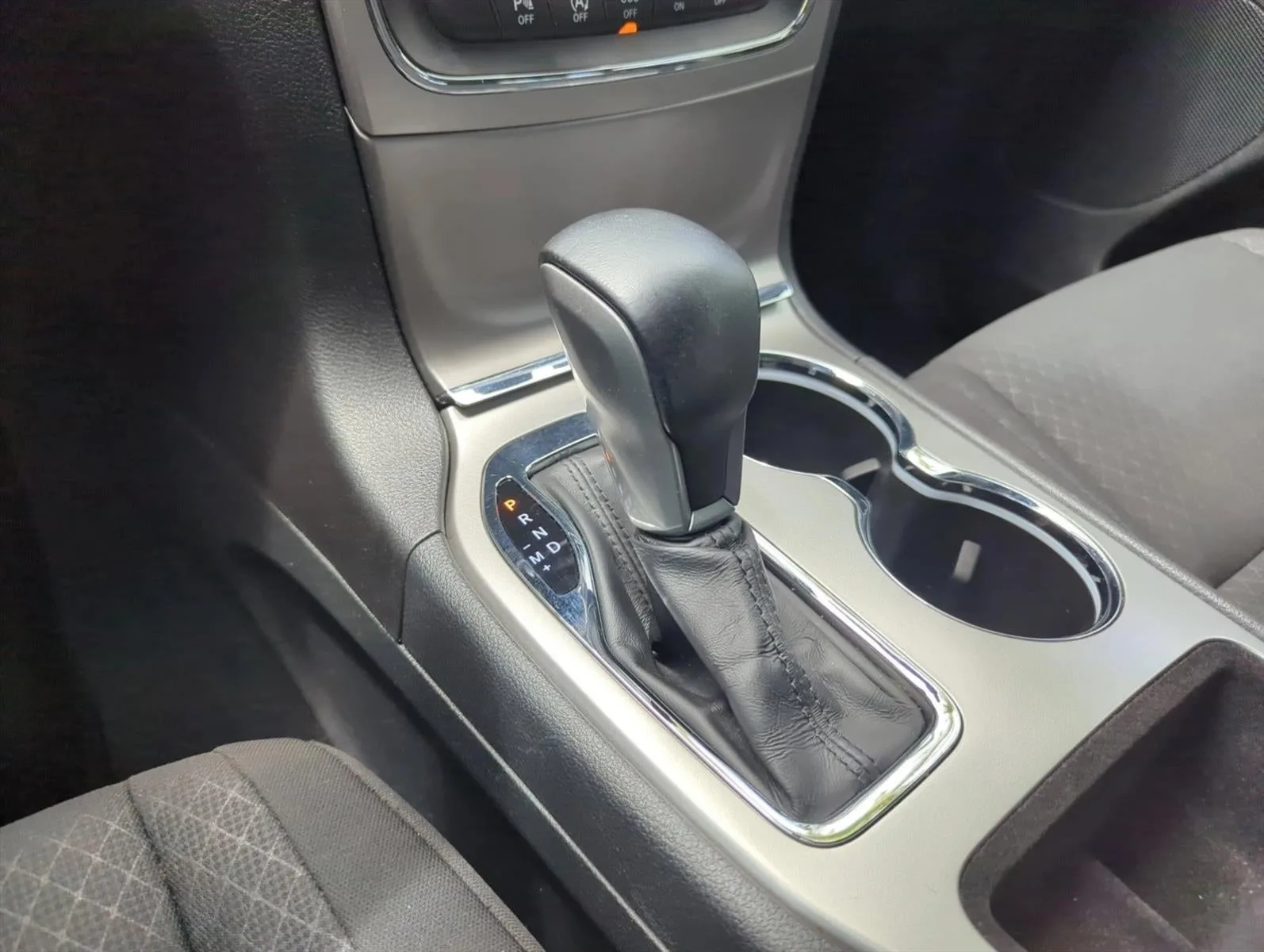 2019 Jeep Grand Cherokee Laredo 4x2 photo 11