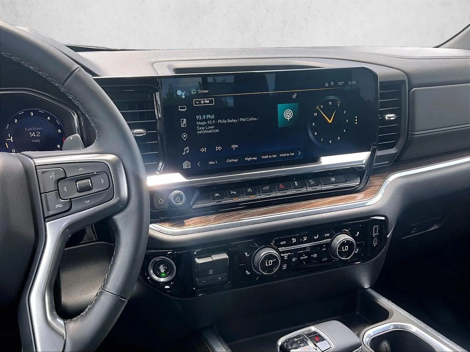 2024 Chevrolet Silverado 1500 RST photo 8