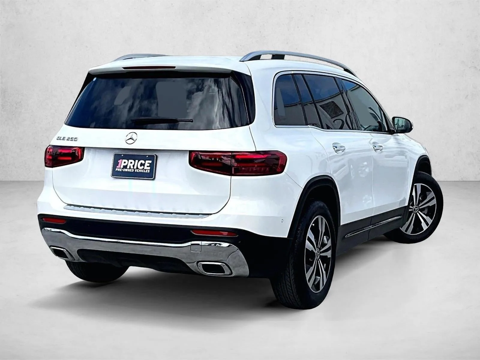 2025 Mercedes-Benz GLB 250 GLB 250 photo 2