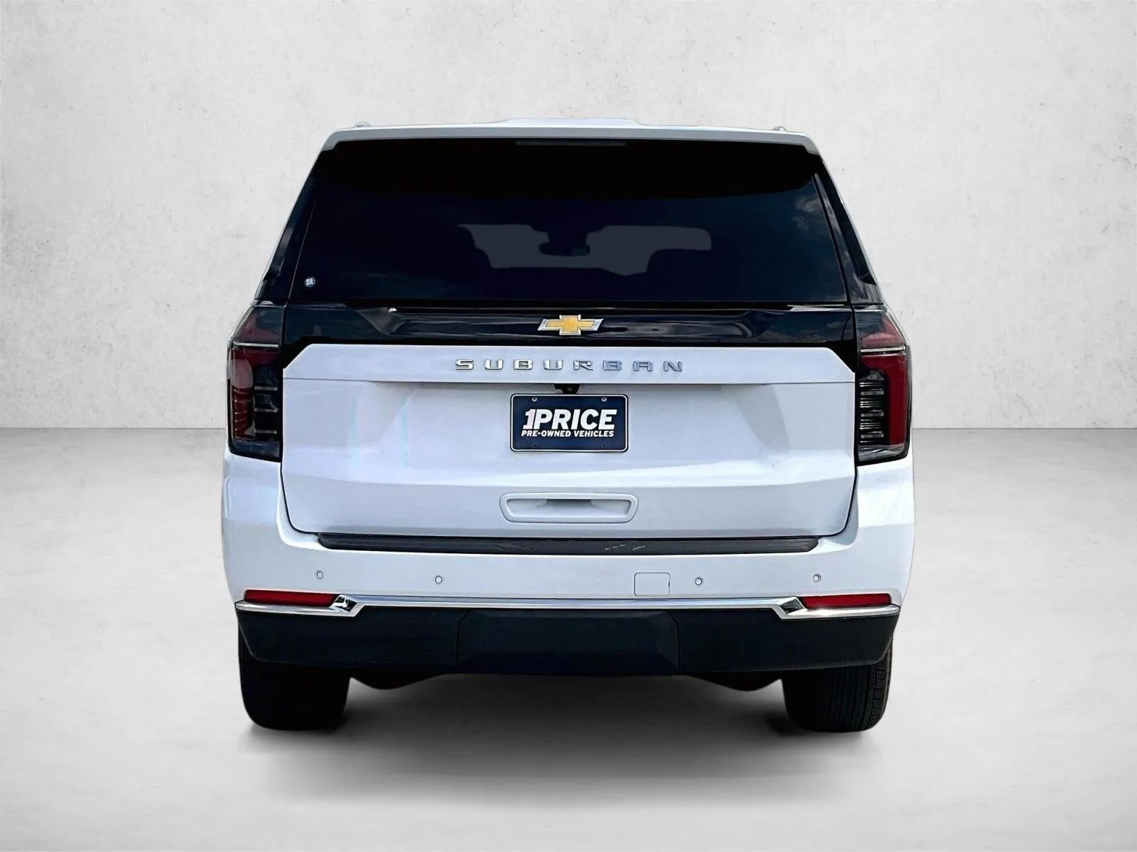 2026 Chevrolet Suburban LS photo 4