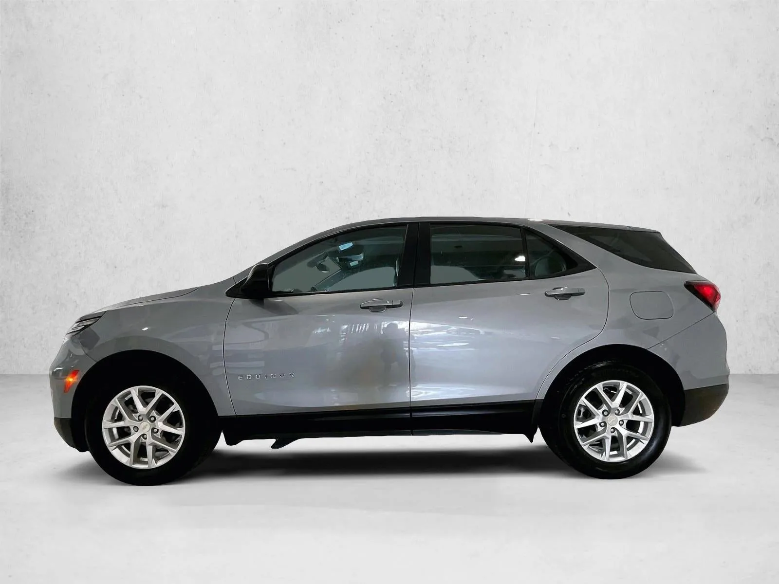 2024 Chevrolet Equinox LS photo 6