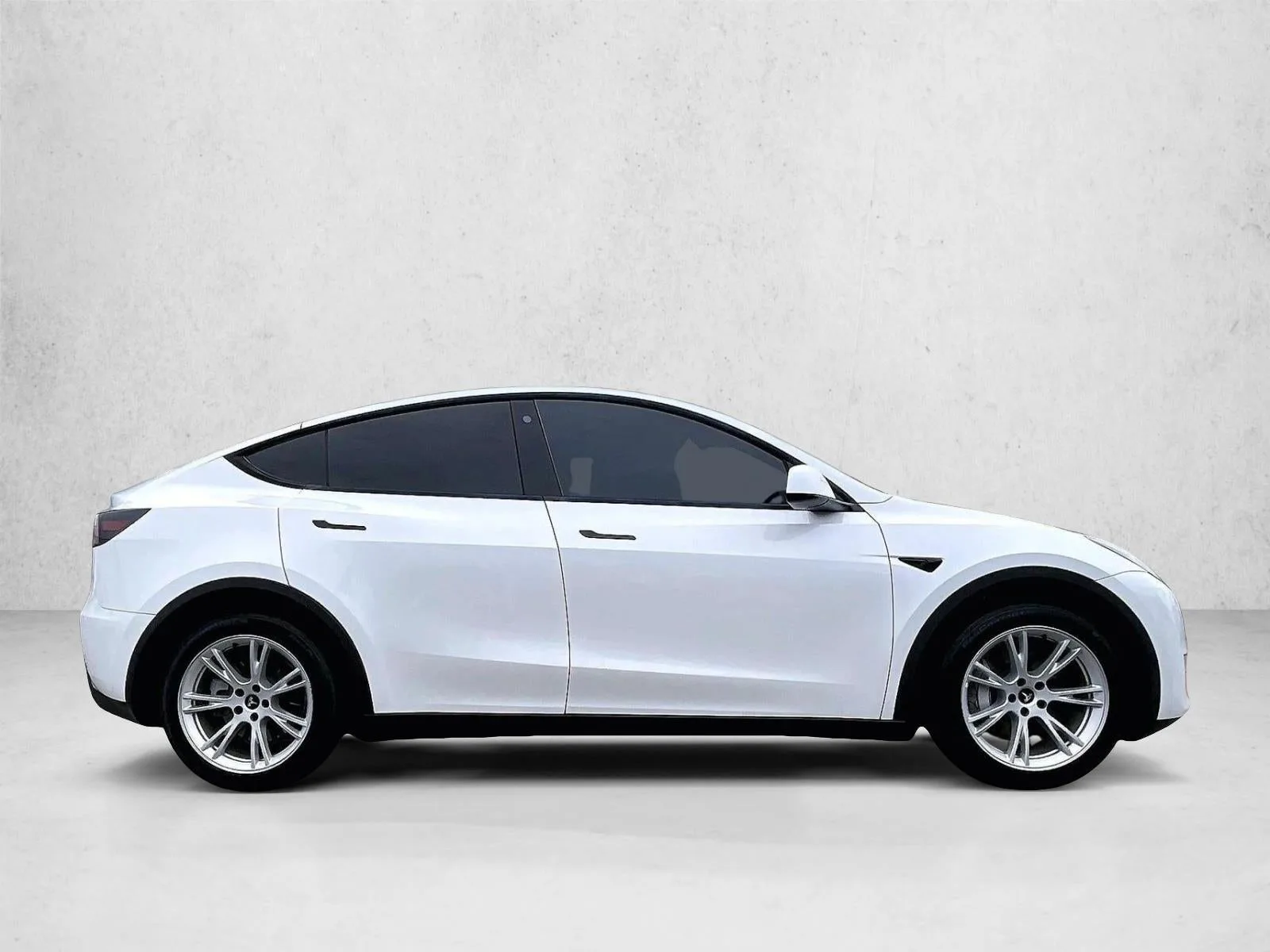 2023 Tesla Model Y Long Range Dual Motor All-Wheel Drive photo 5