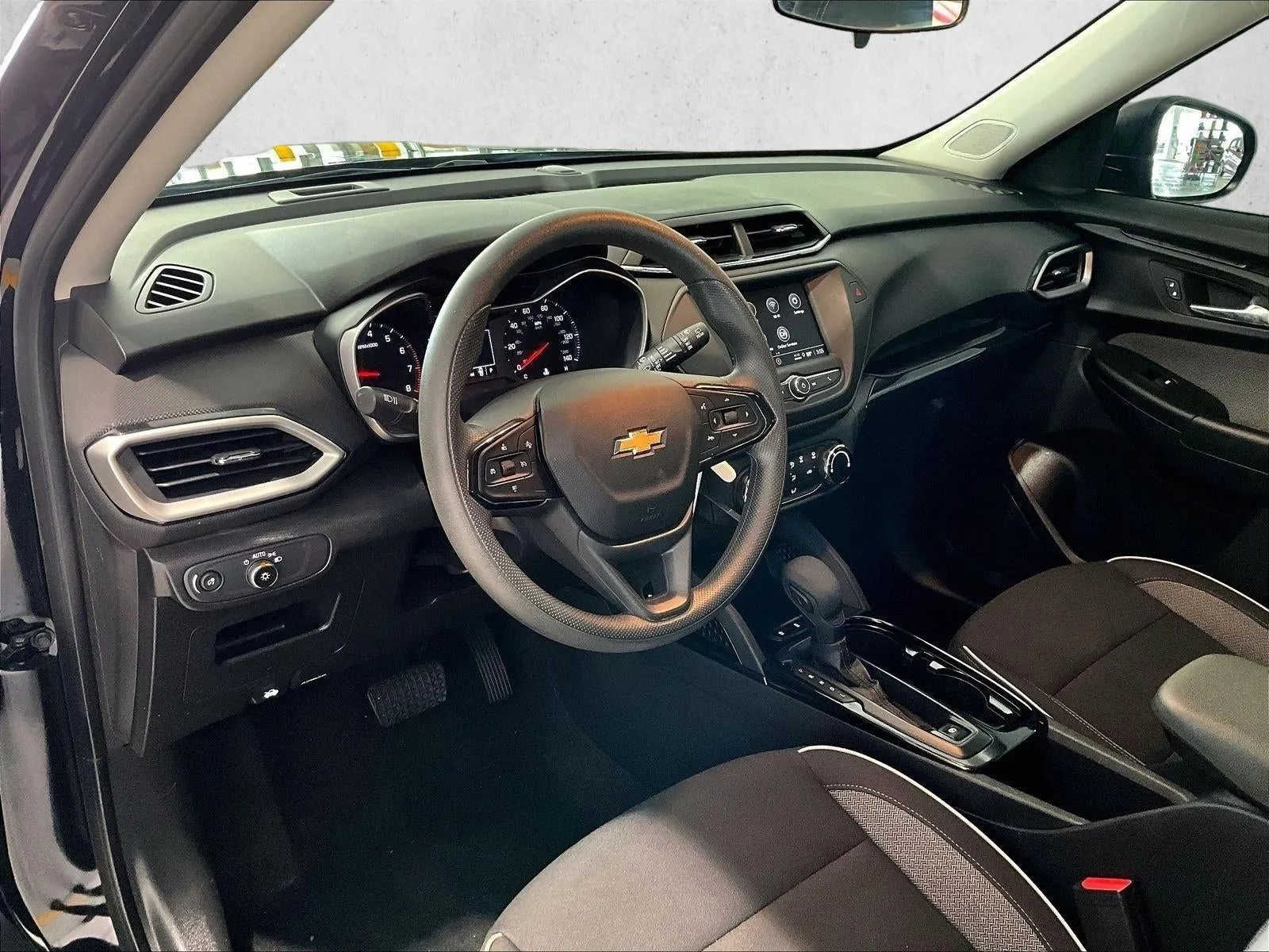 2023 Chevrolet Trailblazer LS photo 14