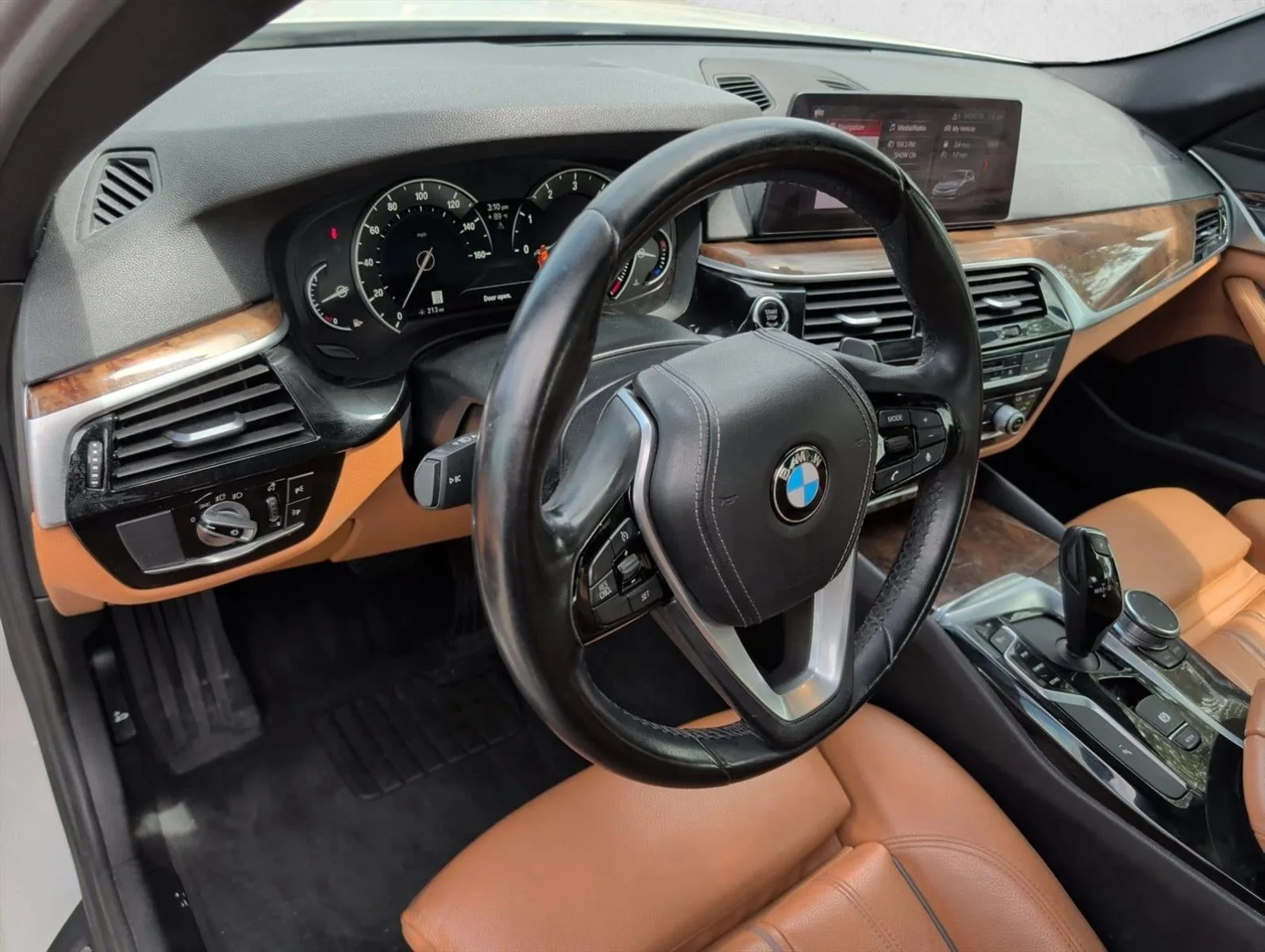 2019 BMW 540i Sedan photo 9