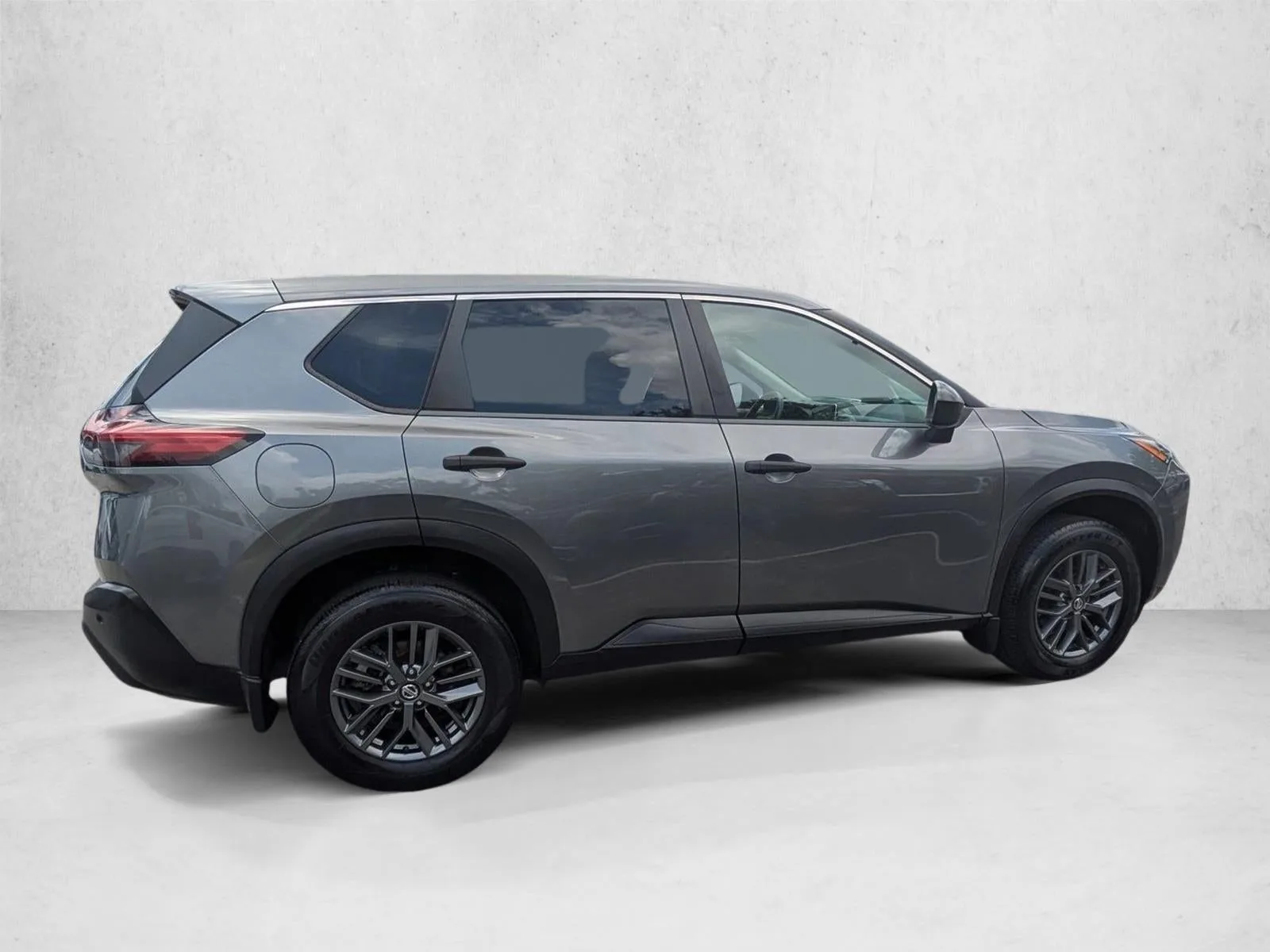 2021 Nissan Rogue FWD S photo 4