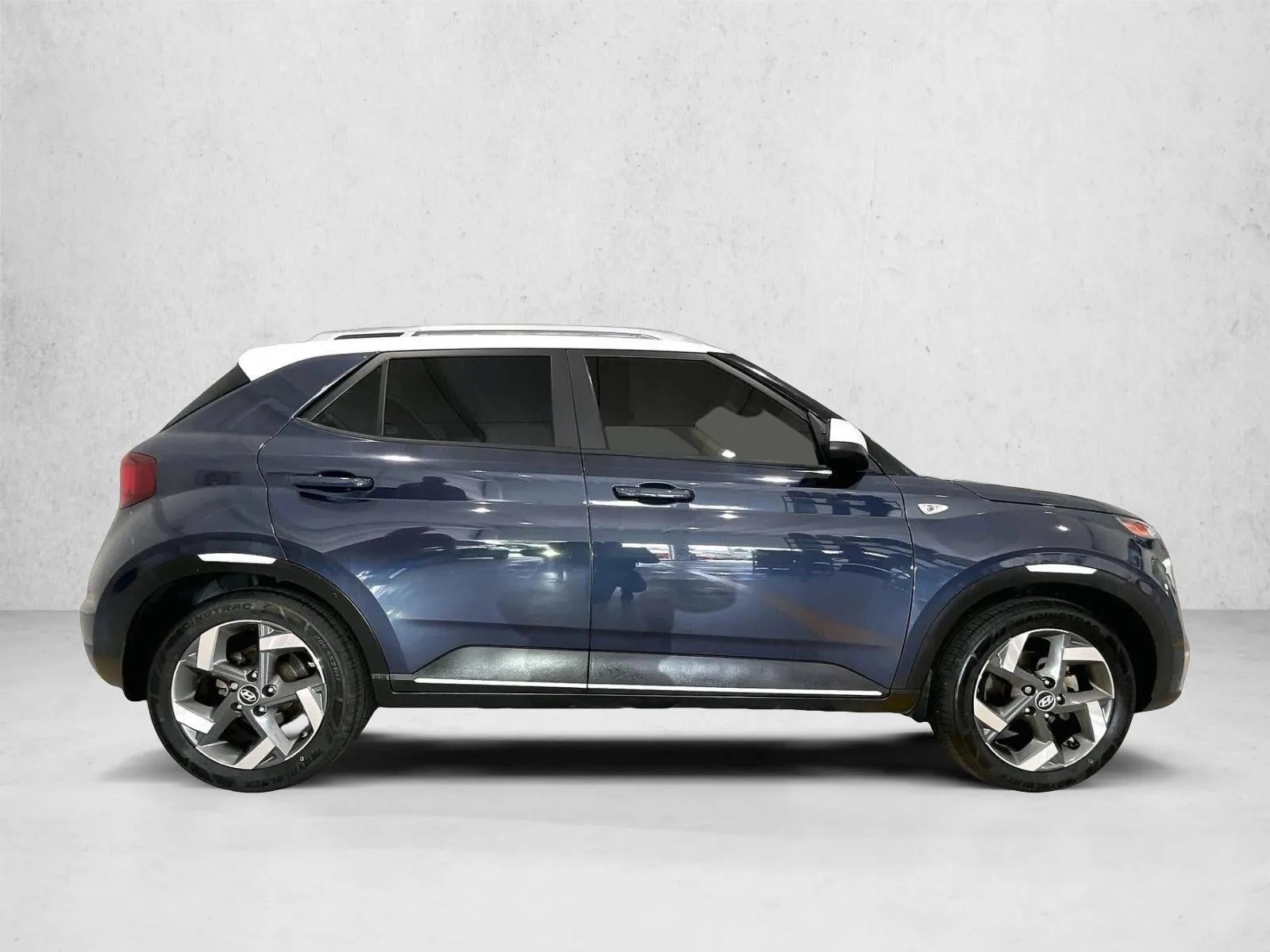2020 Hyundai Venue Denim photo 5