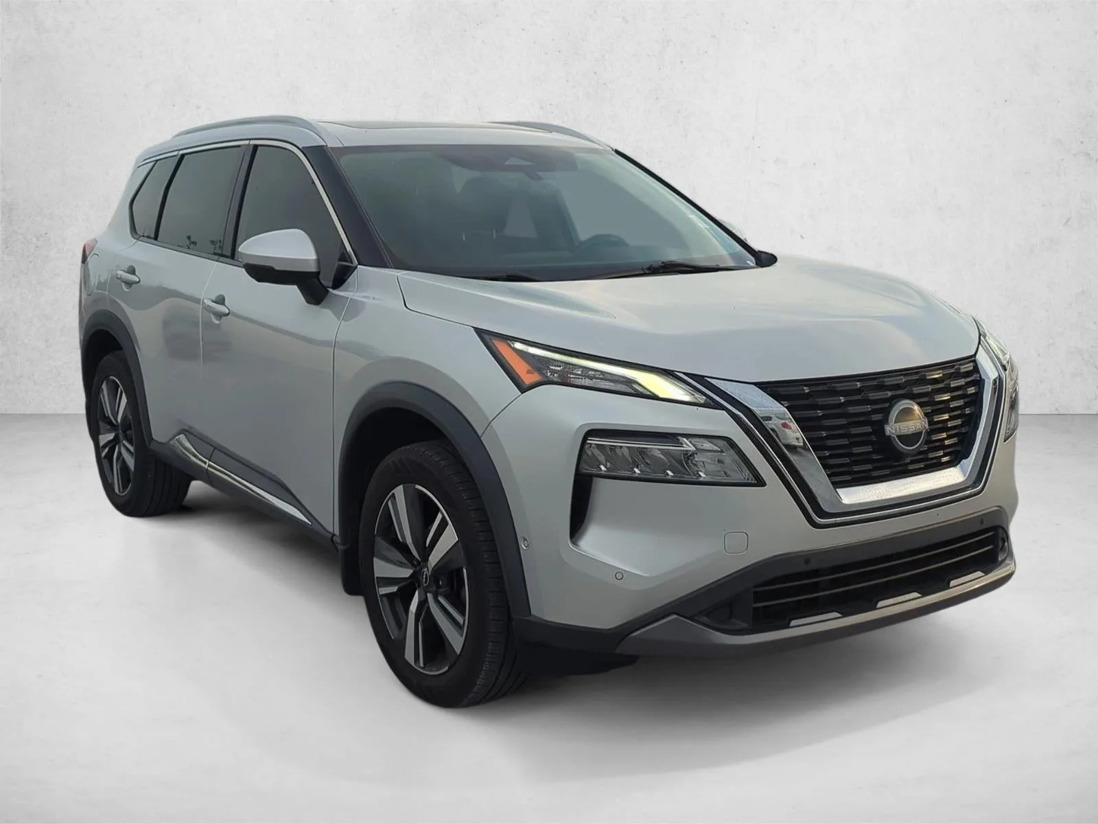 2023 Nissan Rogue FWD SL *Ltd Avail* photo 3