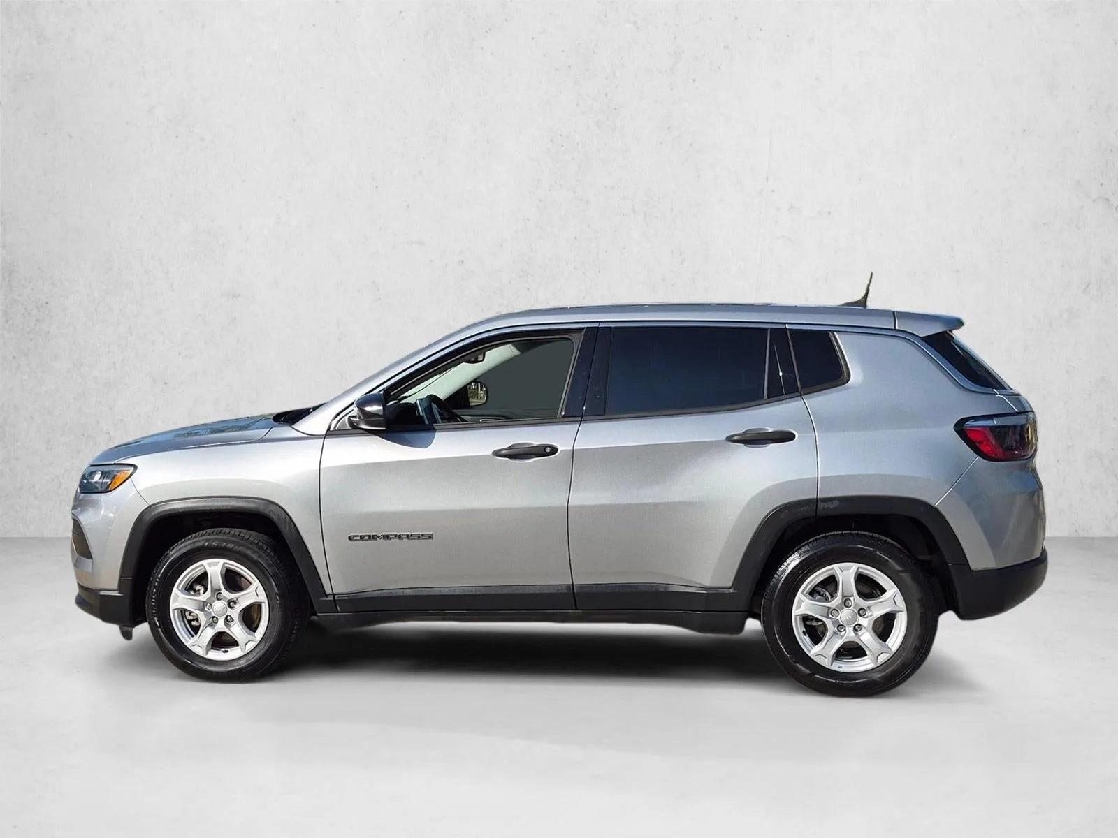 2022 Jeep Compass Sport FWD photo 9
