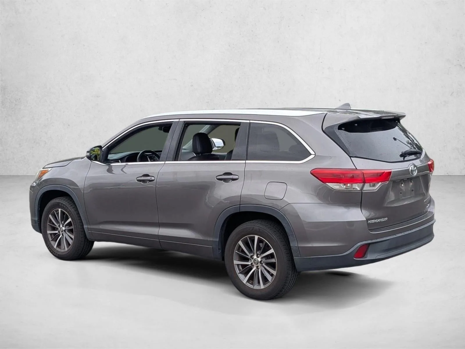 2018 Toyota Highlander XLE V6 FWD (Natl) photo 8