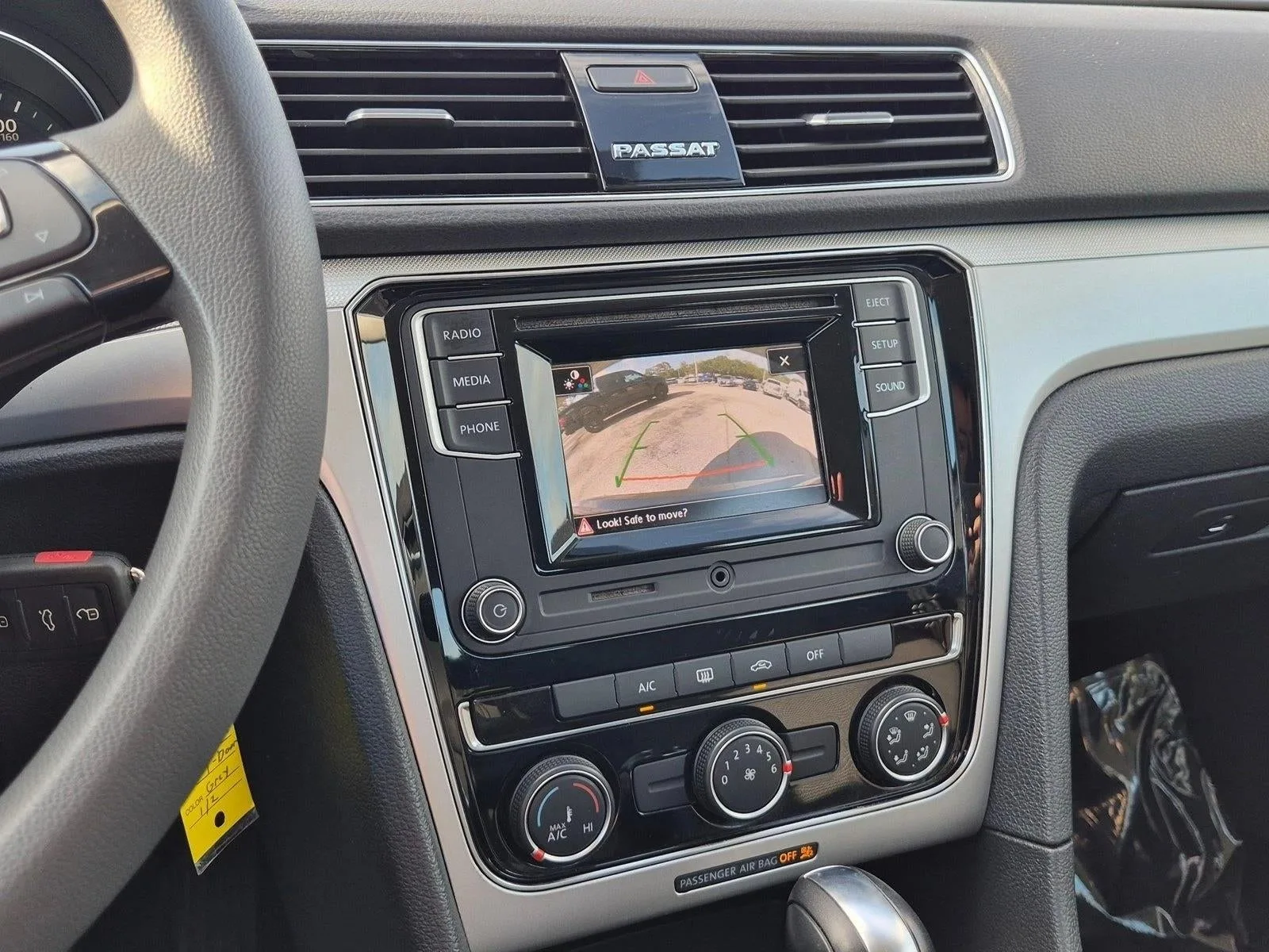 2018 Volkswagen Passat 2.0T S Auto photo 12