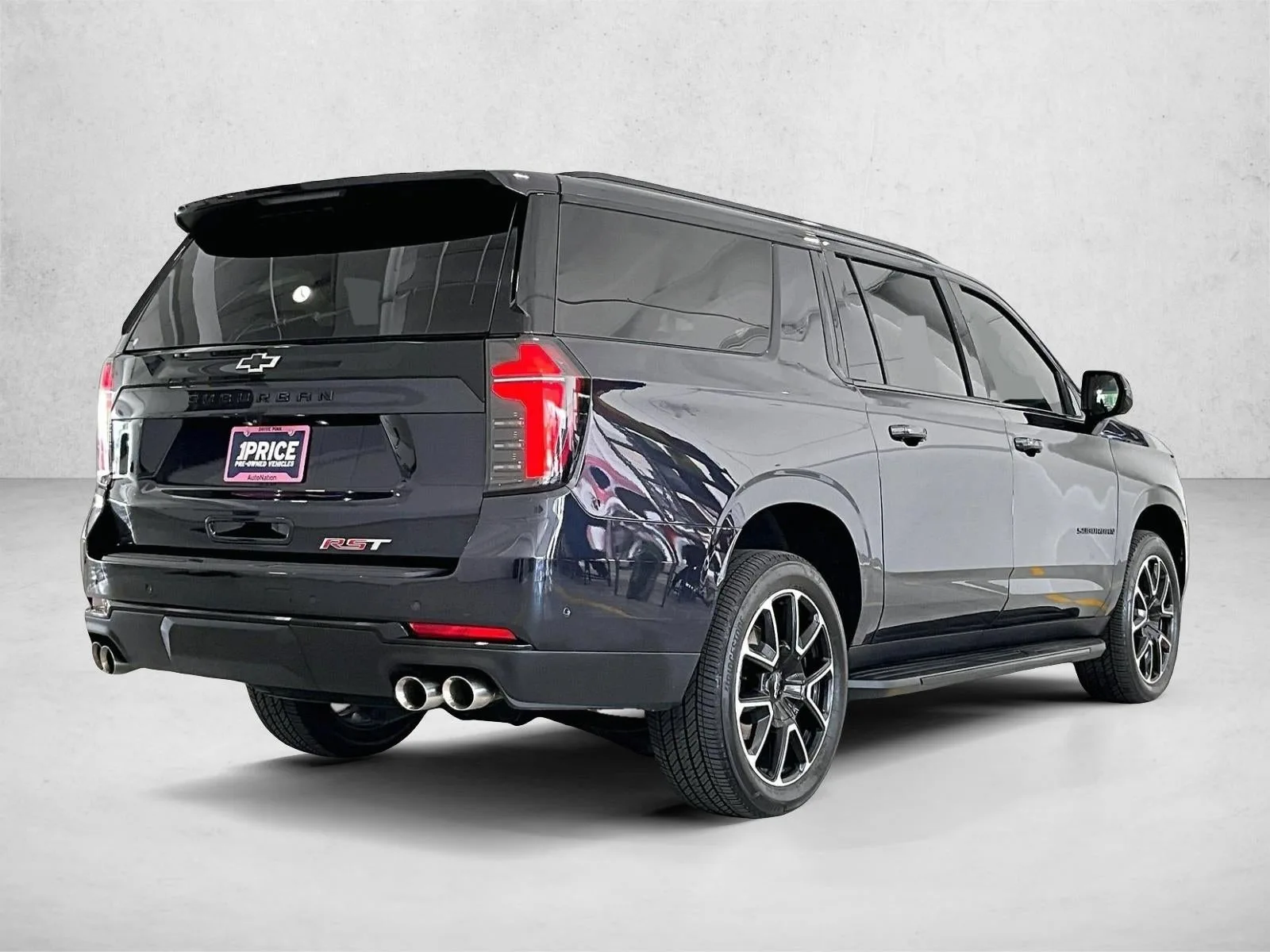 2025 Chevrolet Suburban RST photo 2