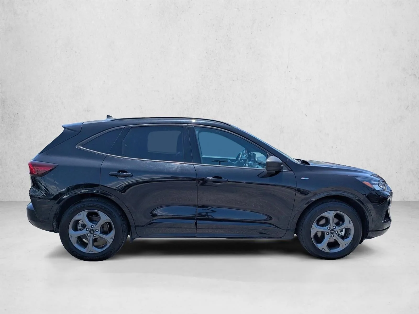 2024 Ford Escape ST-Line FWD photo 4