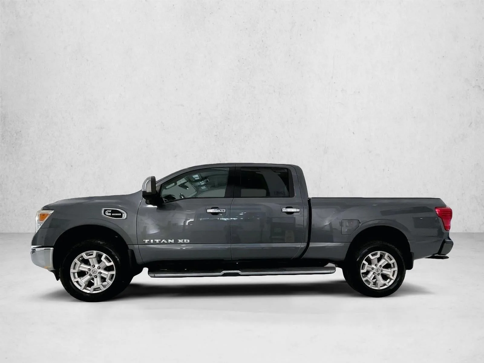2016 Nissan TITAN XD SL Diesel photo 6