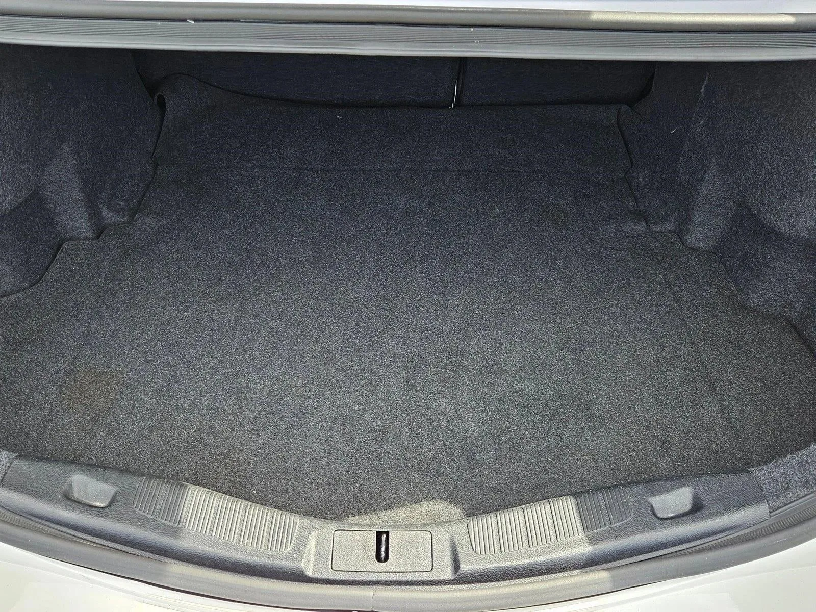 2019 Ford Fusion SE FWD photo 6