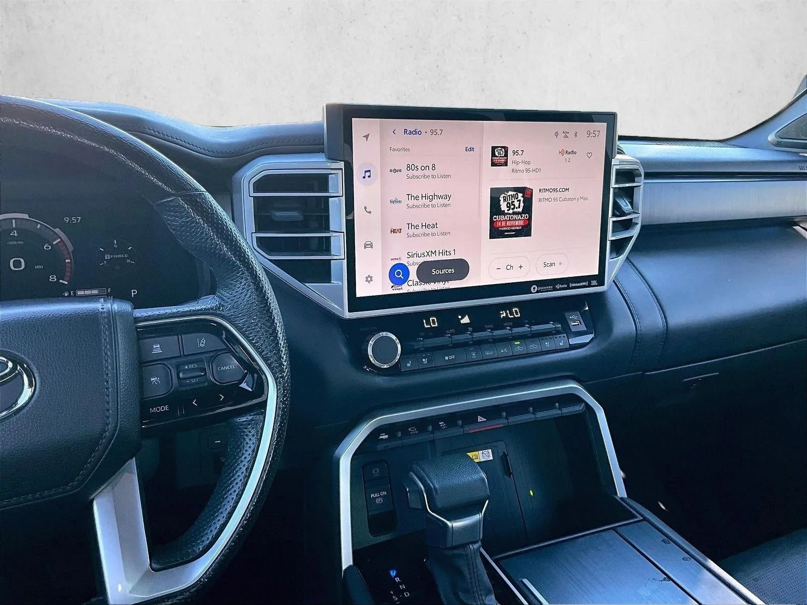 2023 Toyota Tundra Platinum photo 8