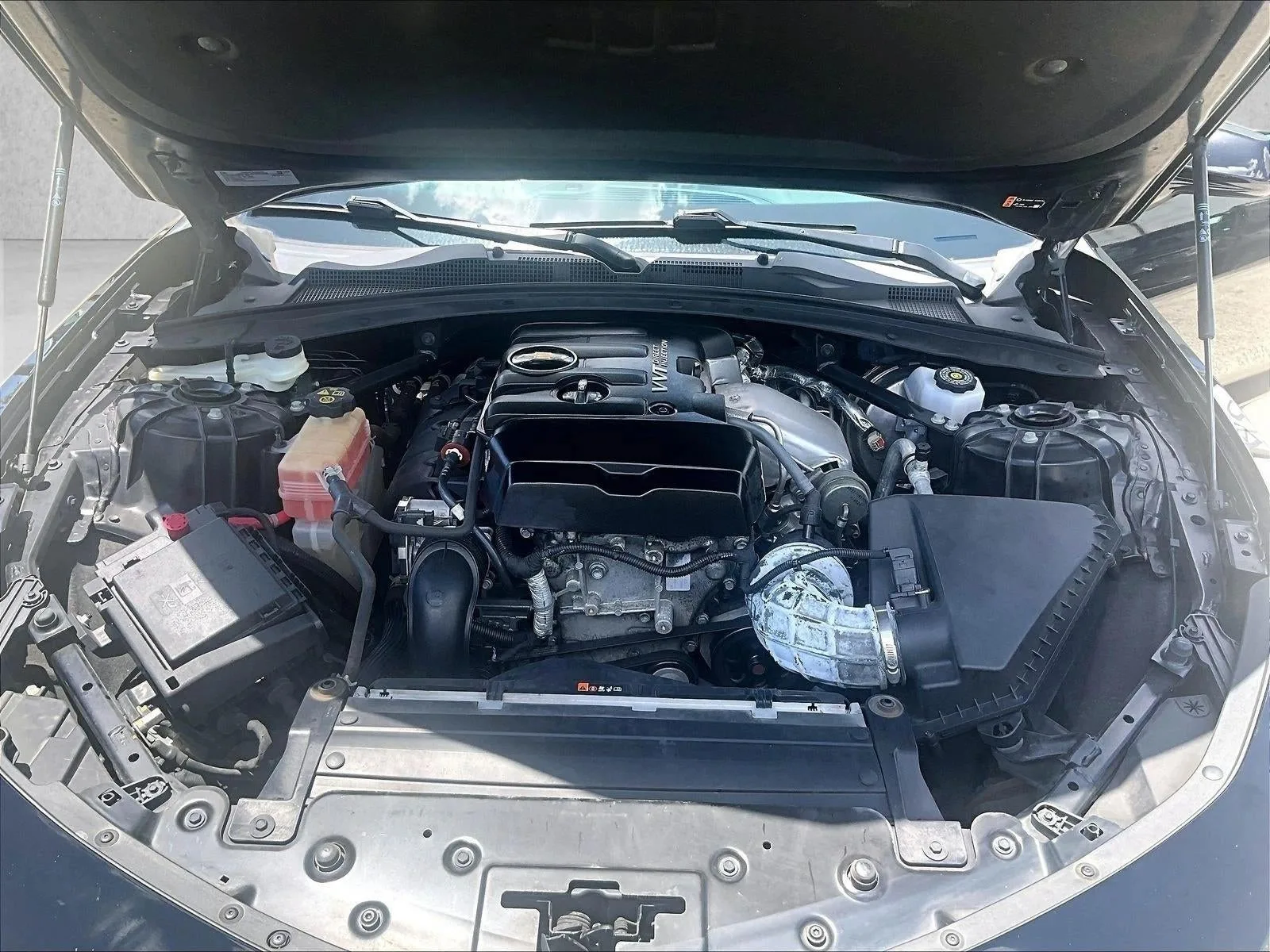 2023 Chevrolet Camaro 2LT photo 11